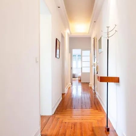 Daire Wonderful 4br Flat Near Liberdade Avenue Lisboa
